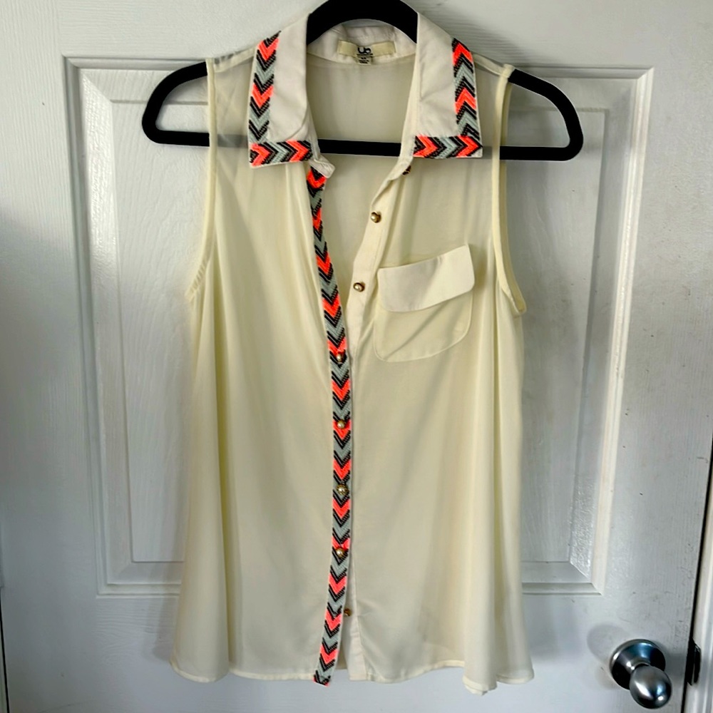 Ya Los Angeles Cream & Embroidery Sleeveless Top